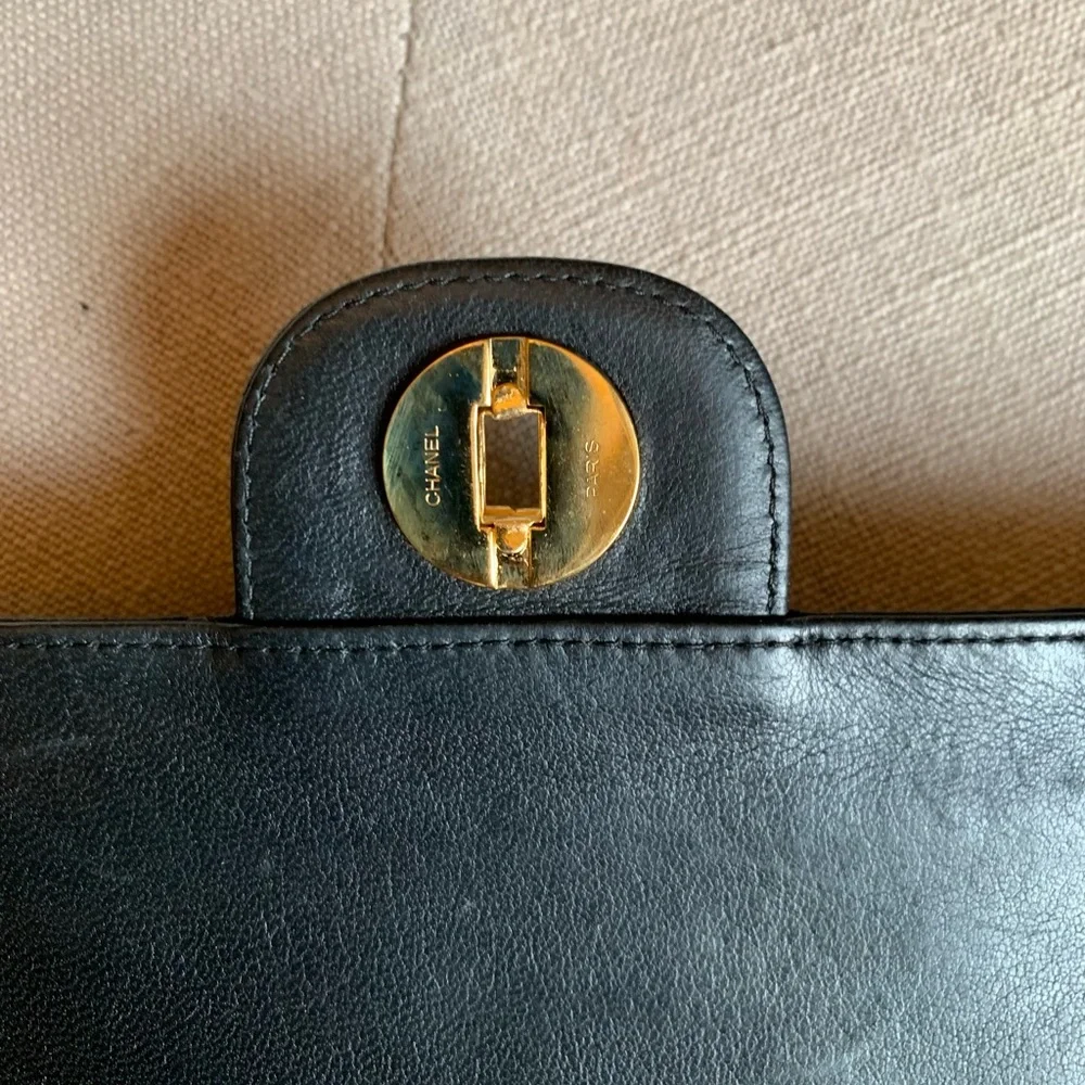 Beautiful Vintage Mademoiselle Chanel Medium Double Flap - Black Lambskin - Picture 7 of 16